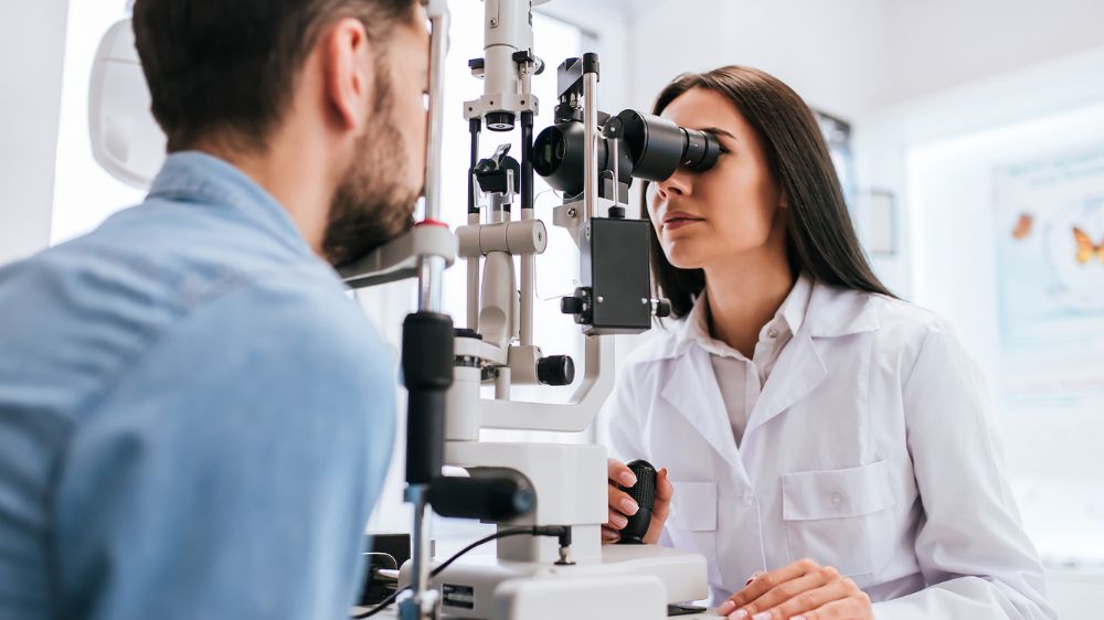 Optometrist vs Ophthalmologist: What’s the Difference?